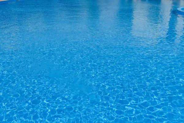 Choose the Right weekly pool maintenance service for Your Home